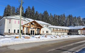 Golden Village Lodge